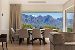 Baywaters - Lake View Villa with Sauna, Spa Pool & Gym
